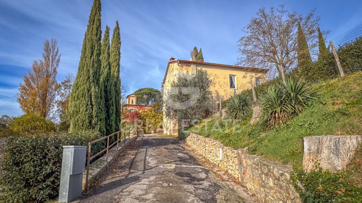 Image No.13-5 Bed Country House for sale