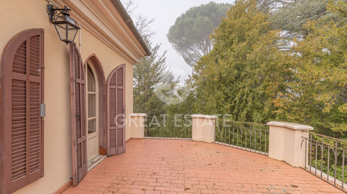 Image No.17-5 Bed Country House for sale