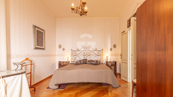 Image No.49-5 Bed Country House for sale