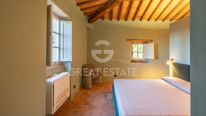 Image No.41-4 Bed Country House for sale