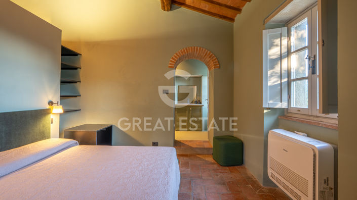 Image No.42-4 Bed Country House for sale