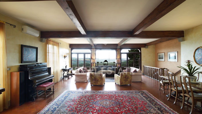 Image No.24-5 Bed Country House for sale