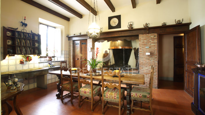 Image No.26-5 Bed Country House for sale