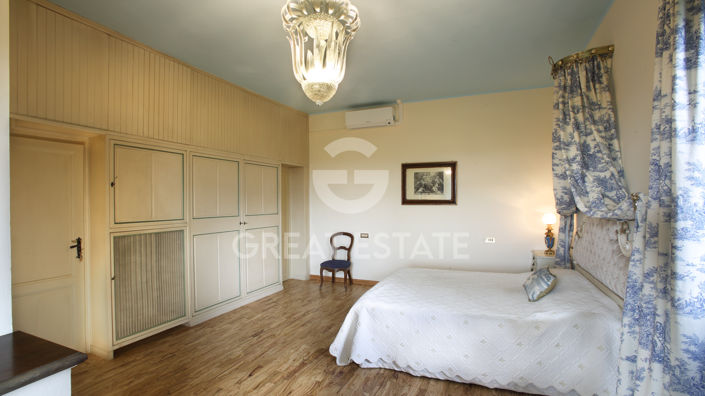 Image No.27-5 Bed Country House for sale