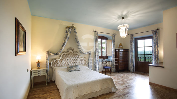 Image No.28-5 Bed Country House for sale