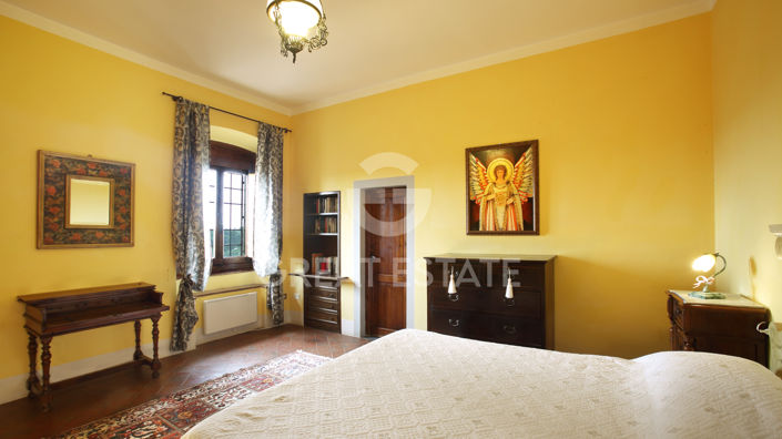 Image No.30-5 Bed Country House for sale