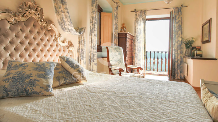 Image No.35-5 Bed Country House for sale