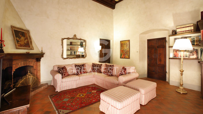 Image No.43-5 Bed Country House for sale