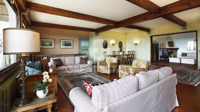 Image No.44-5 Bed Country House for sale