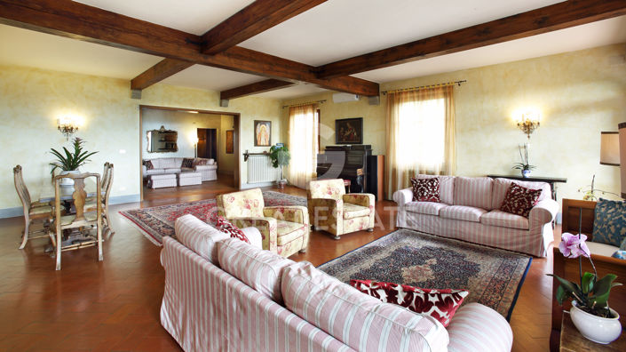 Image No.45-5 Bed Country House for sale