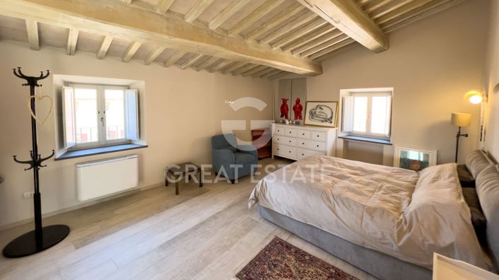 Image No.15-4 Bed Property for sale