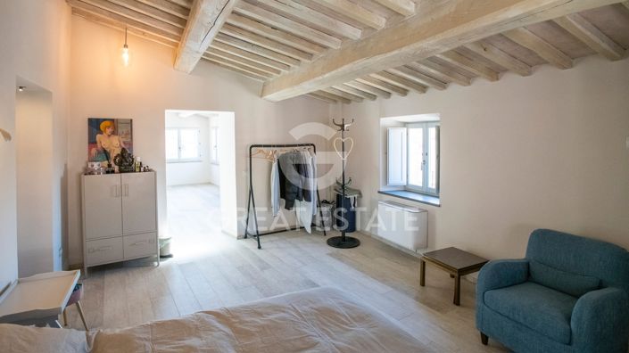 Image No.19-4 Bed Property for sale