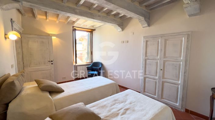 Image No.21-4 Bed Property for sale