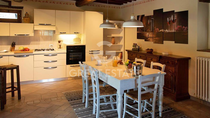 Image No.5-Maison de campagne de 4 chambres à vendre à Gaiole in Chianti