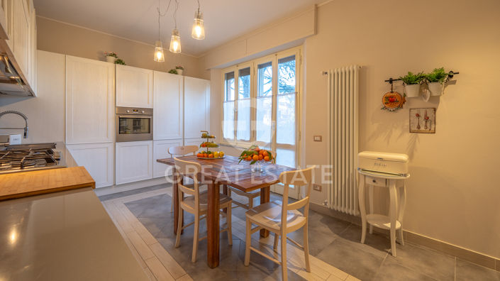 Image No.11-4 Bed Apartment for sale