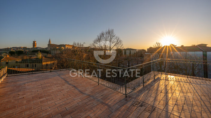 Image No.30-4 Bed Apartment for sale