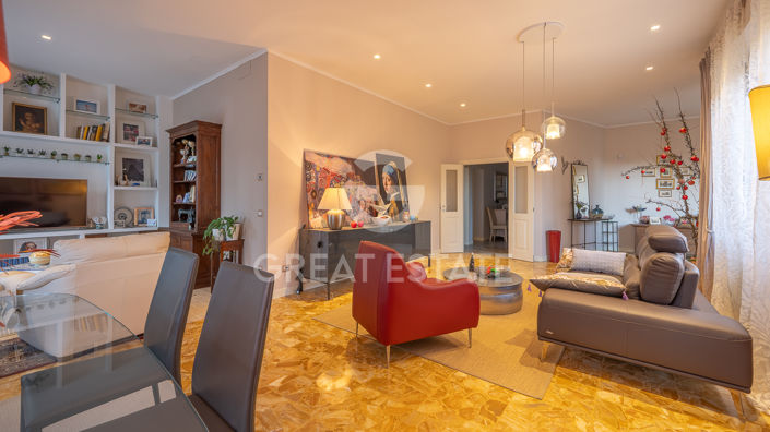 Image No.4-4 Bed Apartment for sale