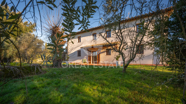 Image No.11-3 Bed Country House for sale