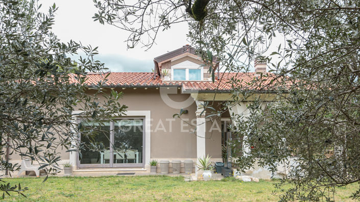 Image No.3-3 Bed Villa for sale