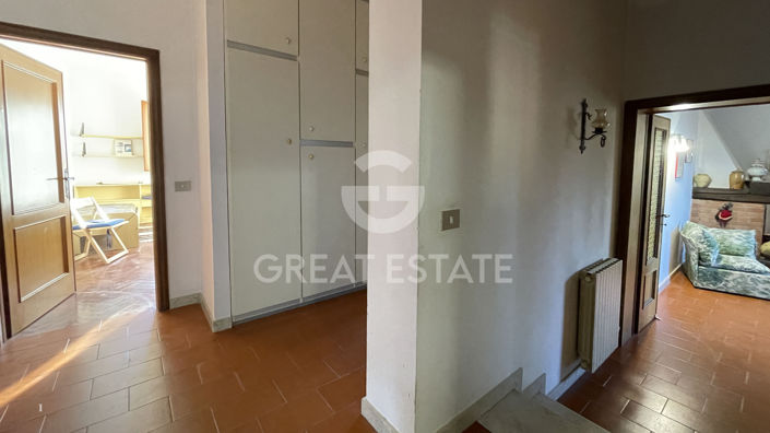 Image No.25-Maison de campagne de 4 chambres à vendre à Montepulciano