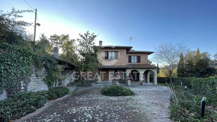 Image No.9-Maison de campagne de 4 chambres à vendre à Montepulciano