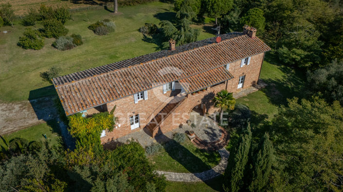 Image No.9-Maison de campagne de 4 chambres à vendre à Castiglione del Lago