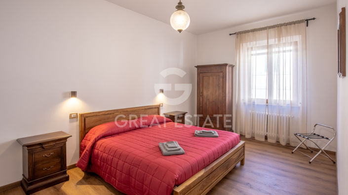 Image No.14-4 Bed Property for sale