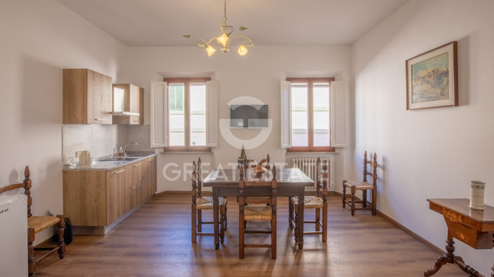 Image No.2-4 Bed Property for sale