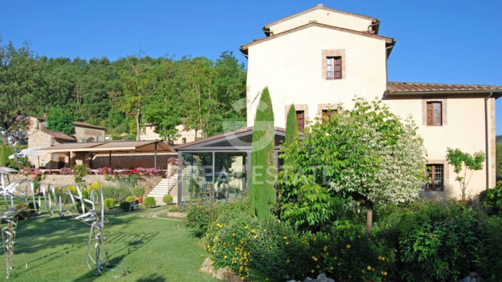 Image No.10-18 Bed Country House for sale