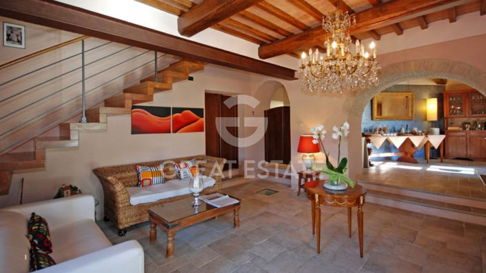 Image No.2-18 Bed Country House for sale