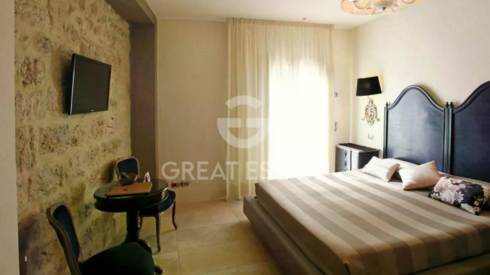 Image No.24-18 Bed Country House for sale