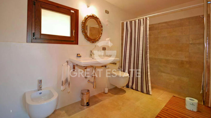 Image No.28-18 Bed Country House for sale