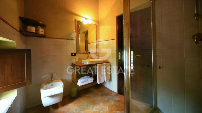 Image No.29-18 Bed Country House for sale