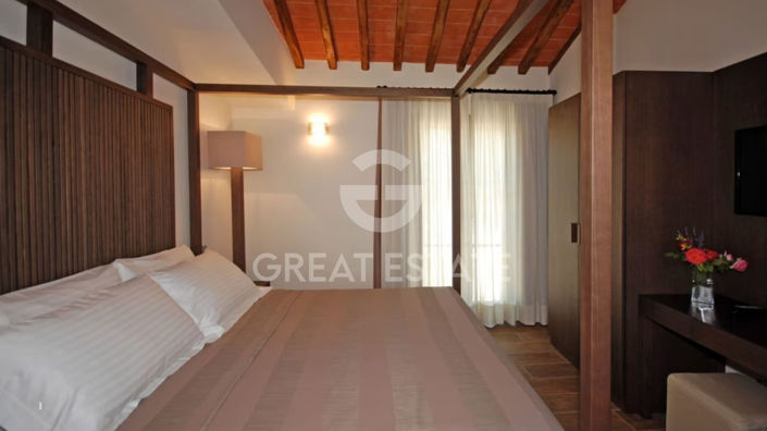 Image No.30-18 Bed Country House for sale