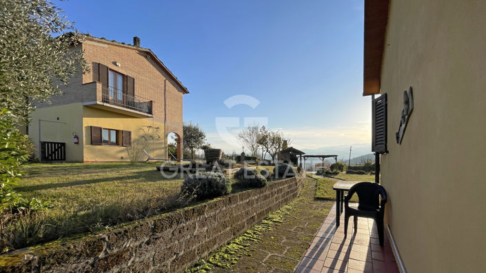 Image No.17-10 Bed Country House for sale