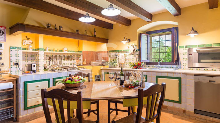 Image No.26-5 Bed Country House for sale