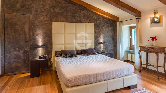 Image No.36-5 Bed Country House for sale