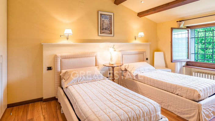 Image No.38-5 Bed Country House for sale