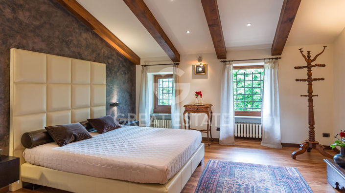 Image No.40-5 Bed Country House for sale