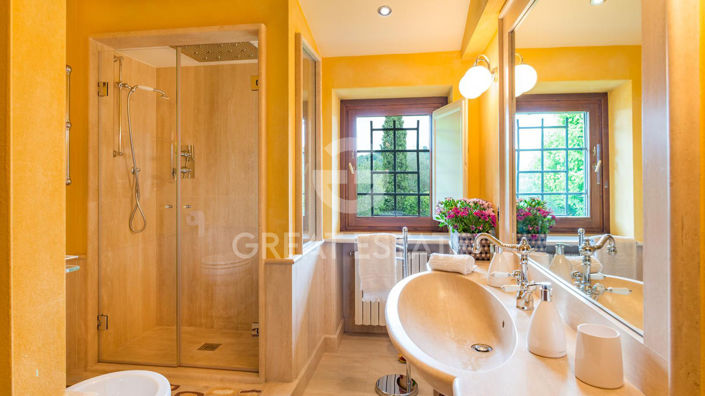 Image No.41-5 Bed Country House for sale