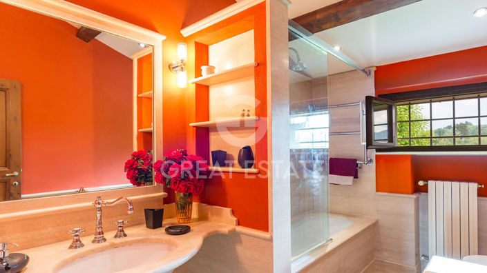 Image No.42-5 Bed Country House for sale