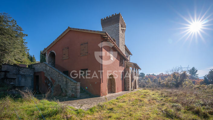 Image No.10-3 Bed Country House for sale