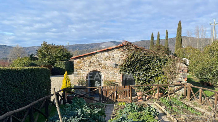 Image No.13-4 Bed Country House for sale