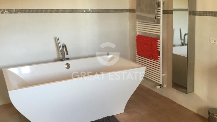 Image No.23-4 Bed Country House for sale