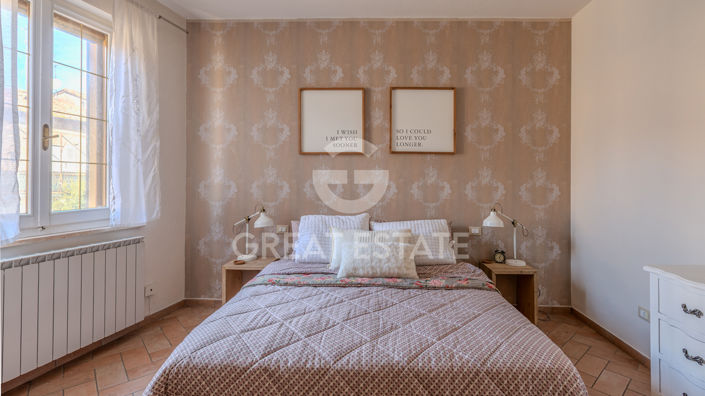 Image No.13-2 Bed Property for sale