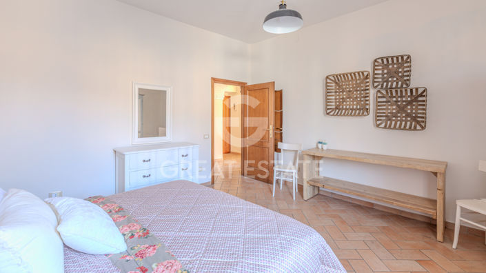 Image No.14-2 Bed Property for sale