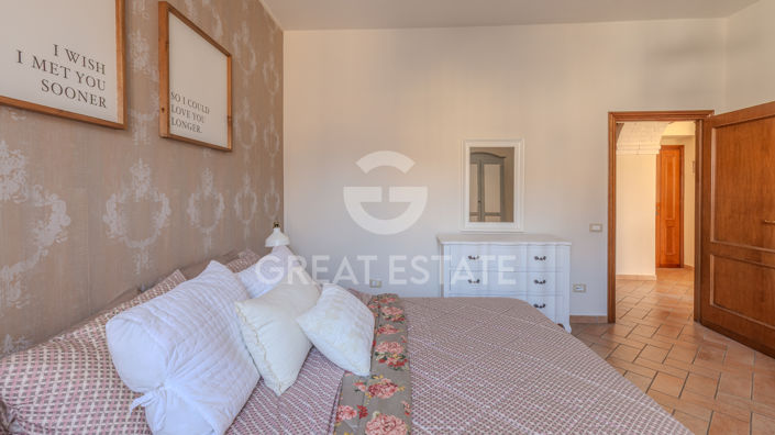 Image No.15-2 Bed Property for sale