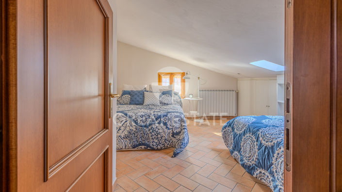 Image No.16-2 Bed Property for sale