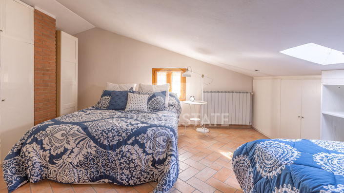 Image No.17-2 Bed Property for sale