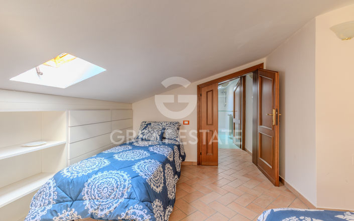 Image No.19-2 Bed Property for sale